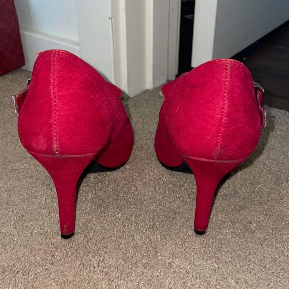Sexy & Fierce SHIEKH Red Mary Jane Heels Size 7.5 EUC - Picture 4 of 7